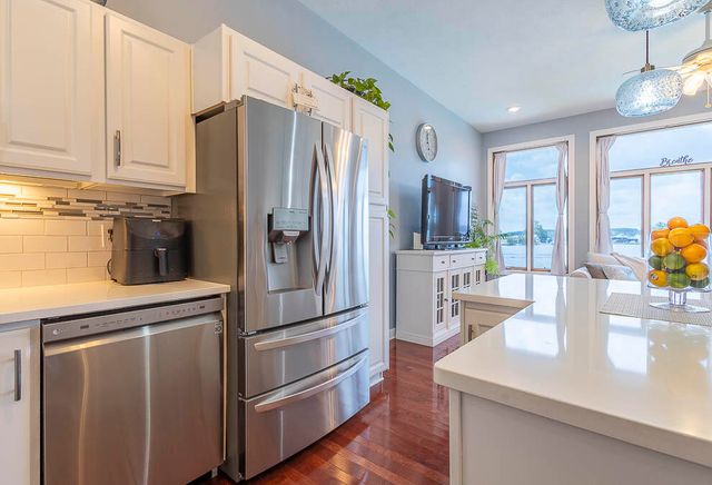 20 N Shore Drive, La Porte, IN 46350