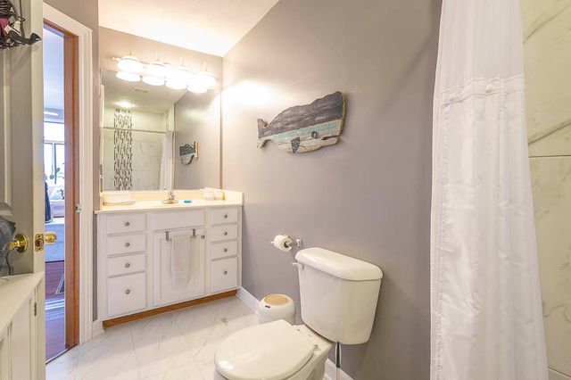20 N Shore Drive, La Porte, IN 46350