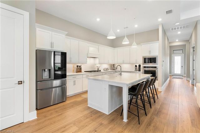9552 Caymas TER, Naples, FL 34114