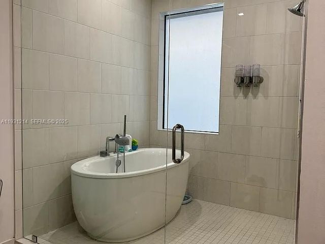 8273 NW 47th Ter, Doral, FL 33166