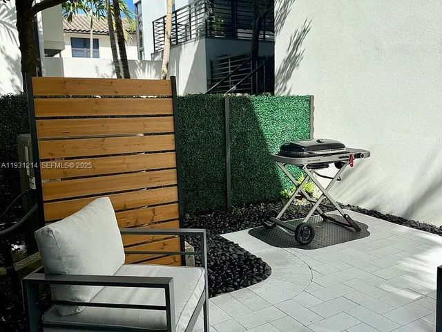 8273 NW 47th Ter, Doral, FL 33166