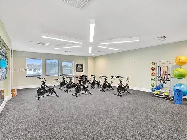 8273 NW 47th Ter, Doral, FL 33166