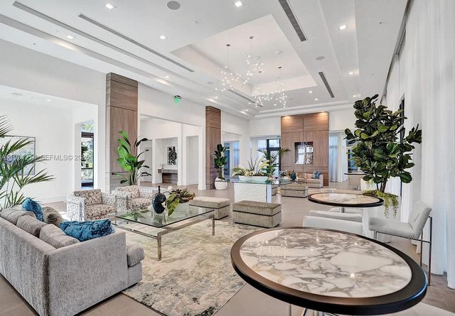 8273 NW 47th Ter, Doral, FL 33166