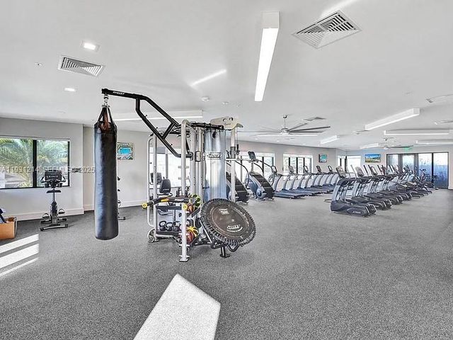 8273 NW 47th Ter, Doral, FL 33166