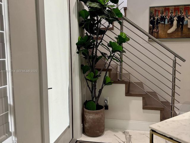 8273 NW 47th Ter, Doral, FL 33166