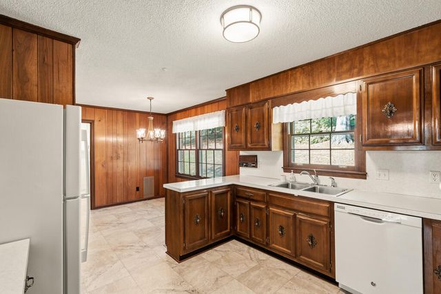 1101 Rocky Lane, Dalton, GA 30720