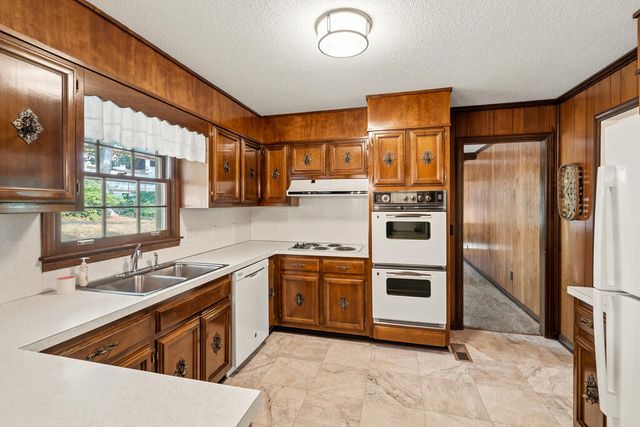1101 Rocky Lane, Dalton, GA 30720