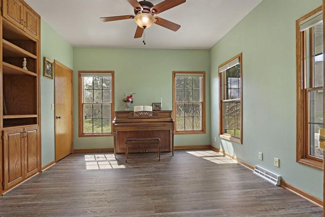 7219 284th AVENUE, Salem, WI 53168