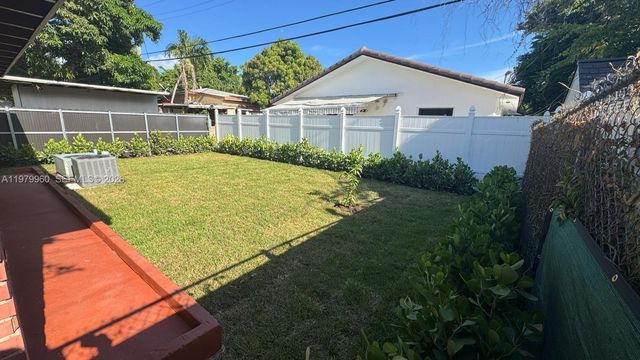 3610 SW 25th Ter 3612, Miami, FL 33133