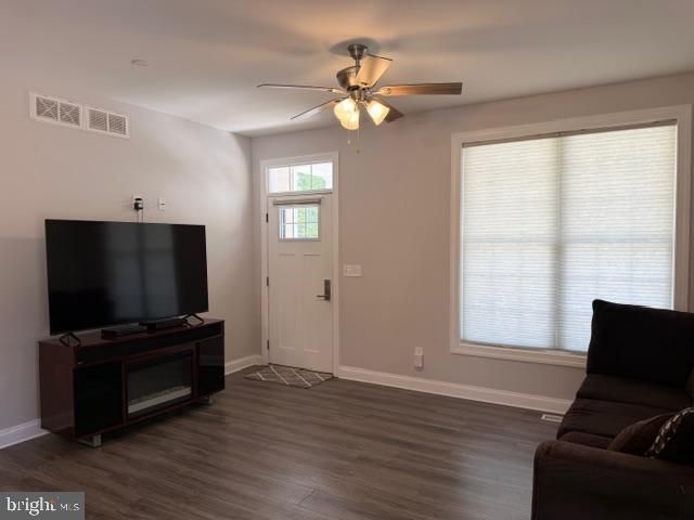 209 3RD ST, Crumpton, MD 21628