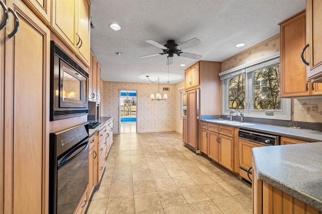 1342 FOX GRAPE CV, Germantown, TN 38138