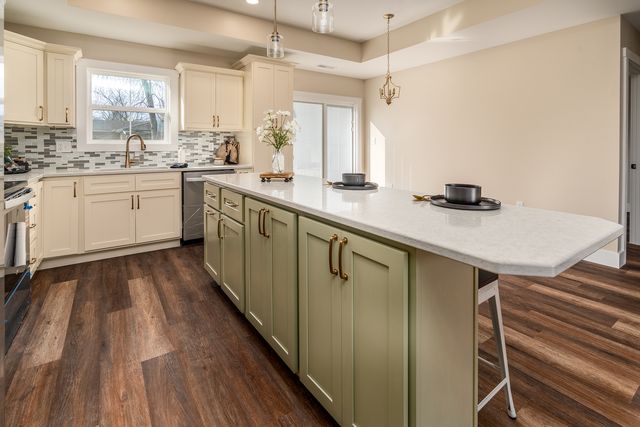 1200 S Vicksburg Street, Marion, IL 62959