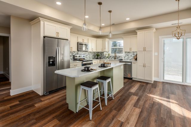 1200 S Vicksburg Street, Marion, IL 62959