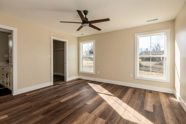 1200 S Vicksburg Street, Marion, IL 62959