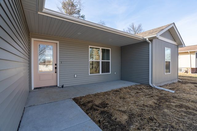 1200 S Vicksburg Street, Marion, IL 62959