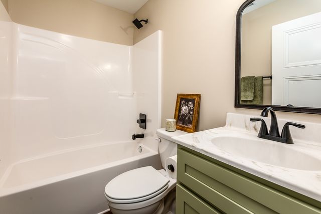 1200 S Vicksburg Street, Marion, IL 62959