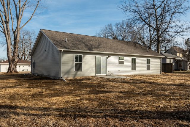 1200 S Vicksburg Street, Marion, IL 62959