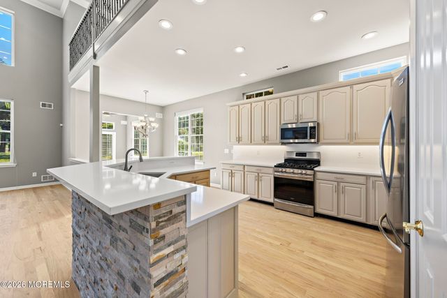 3 Halecrest Court, Freehold, NJ 07728