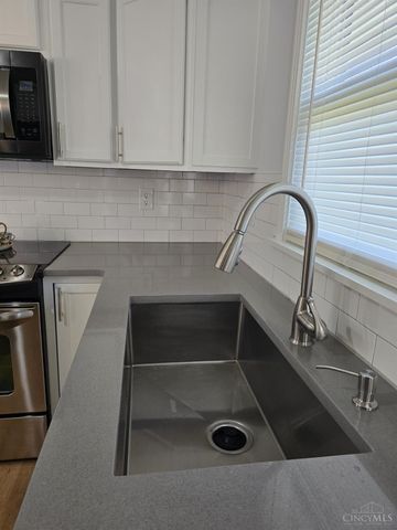 5940 Kenneth Avenue, Cincinnati, OH 45224