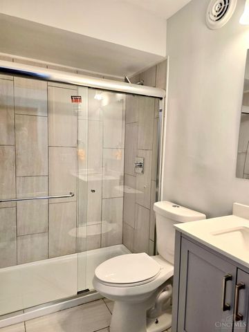 5940 Kenneth Avenue, Cincinnati, OH 45224