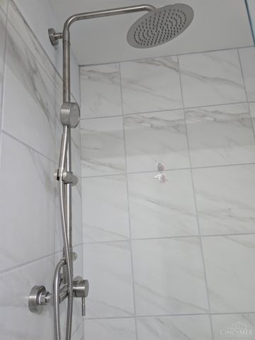 5940 Kenneth Avenue, Cincinnati, OH 45224