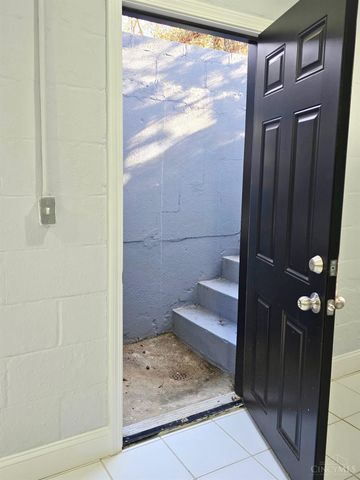 5940 Kenneth Avenue, Cincinnati, OH 45224