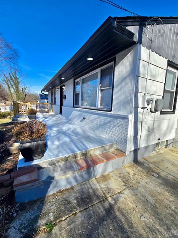 5940 Kenneth Avenue, Cincinnati, OH 45224