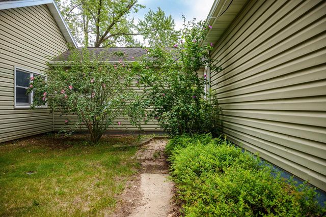225 Park AVENUE, Twin Lakes, WI 53181