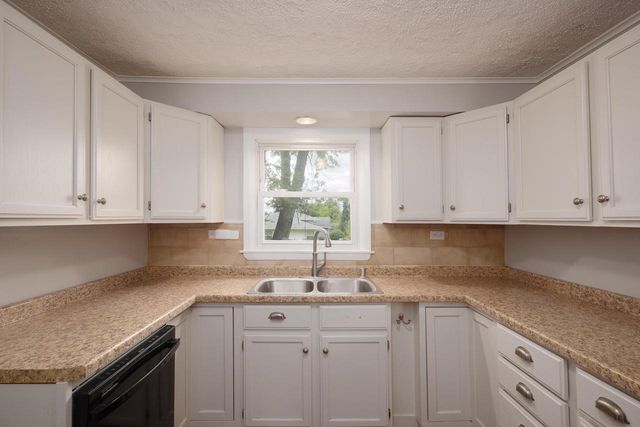 225 Park AVENUE, Twin Lakes, WI 53181