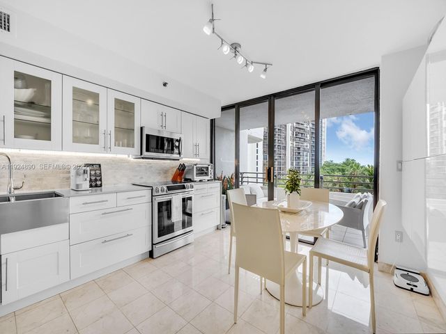 151 SE 15th Rd 501, Miami, FL 33129