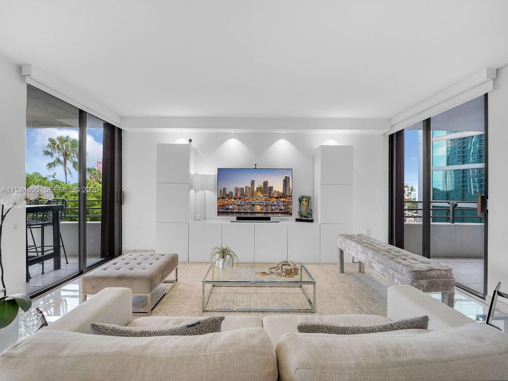 151 SE 15th Rd 501, Miami, FL 33129