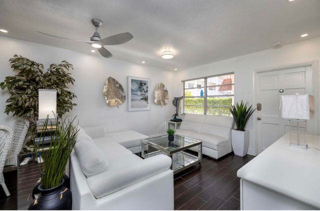 601 SE 5th Court 102, Fort Lauderdale, FL 33301