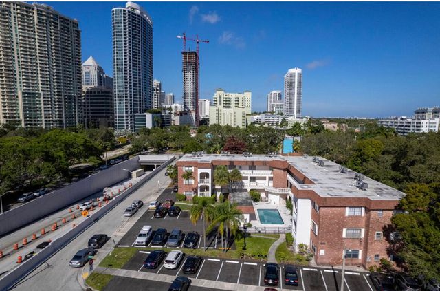 601 SE 5th Court 102, Fort Lauderdale, FL 33301