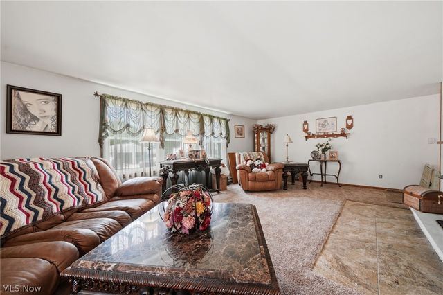 14 N Cross Street, Columbiana, OH 44408