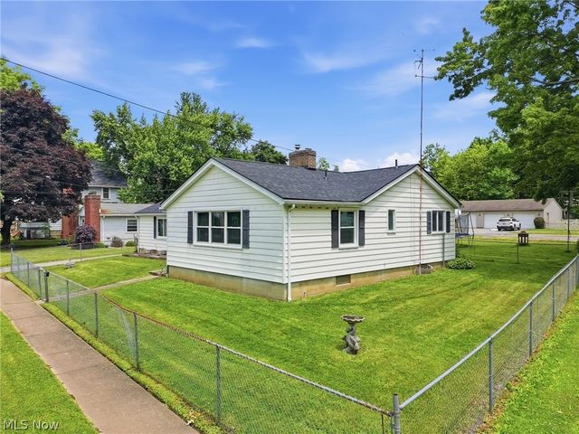 14 N Cross Street, Columbiana, OH 44408