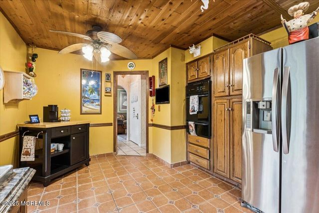 8 Hawaii Road, Jackson, NJ 08527