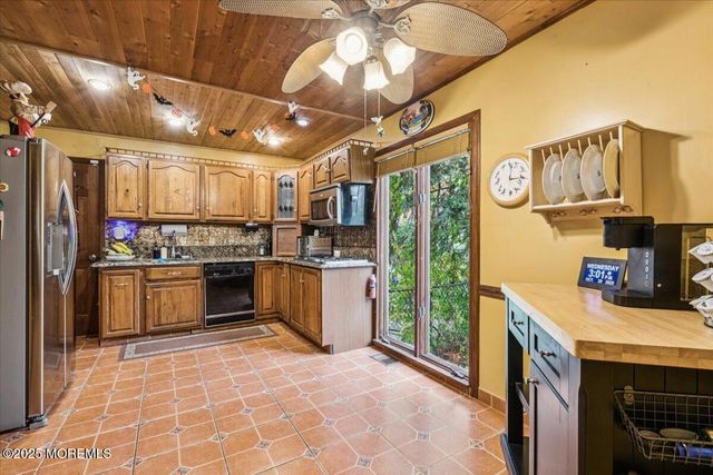 8 Hawaii Road, Jackson, NJ 08527