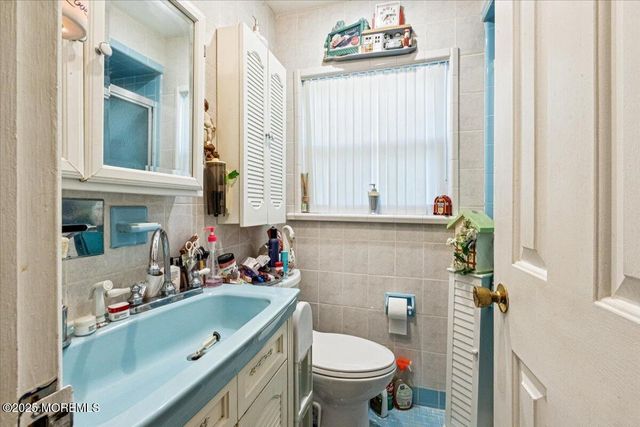 8 Hawaii Road, Jackson, NJ 08527
