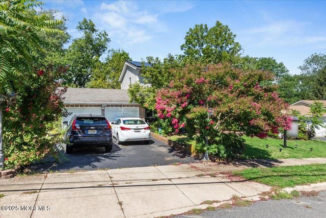 8 Hawaii Road, Jackson, NJ 08527