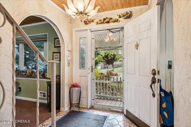 8 Hawaii Road, Jackson, NJ 08527