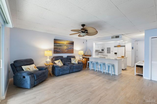 201 Pensacola Beach Rd C8, Gulf Breeze, FL 32561