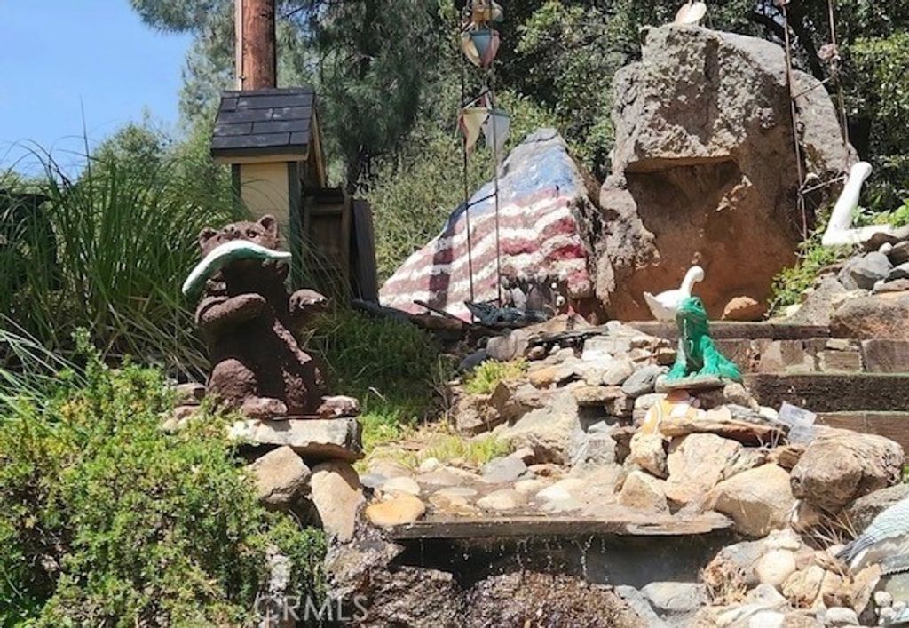 Image 14 of property listing at 5021 Watt Road, Mariposa, CA 95338