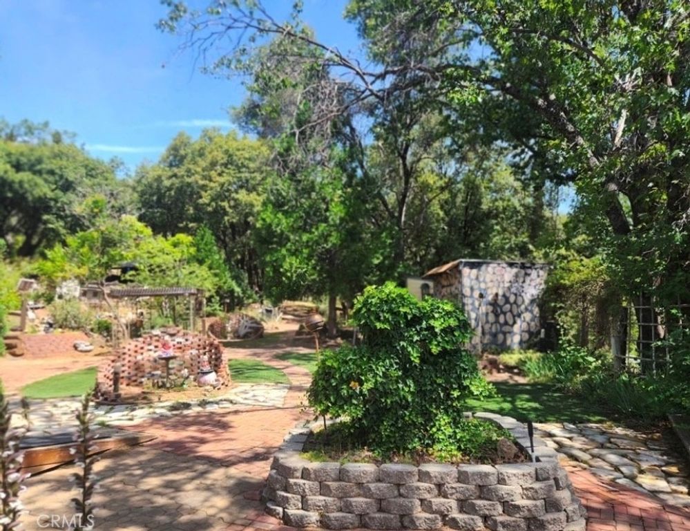 Image 15 of property listing at 5021 Watt Road, Mariposa, CA 95338
