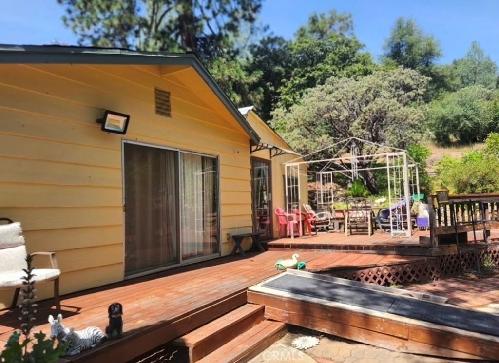 Image 3 of property listing at 5021 Watt Road, Mariposa, CA 95338