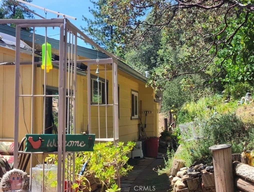 Image 4 of property listing at 5021 Watt Road, Mariposa, CA 95338