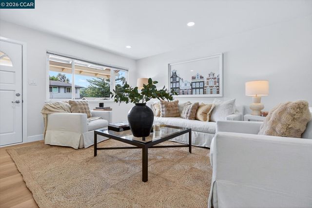 29 Whitehall Drive, Orinda, CA 94563