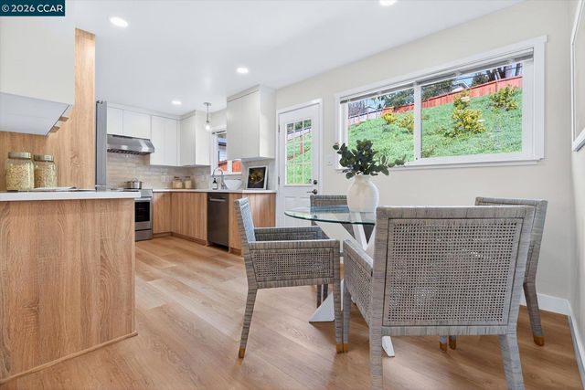 29 Whitehall Drive, Orinda, CA 94563