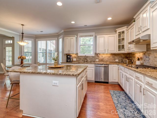 2008 Shalford Lane, Matthews, NC 28104
