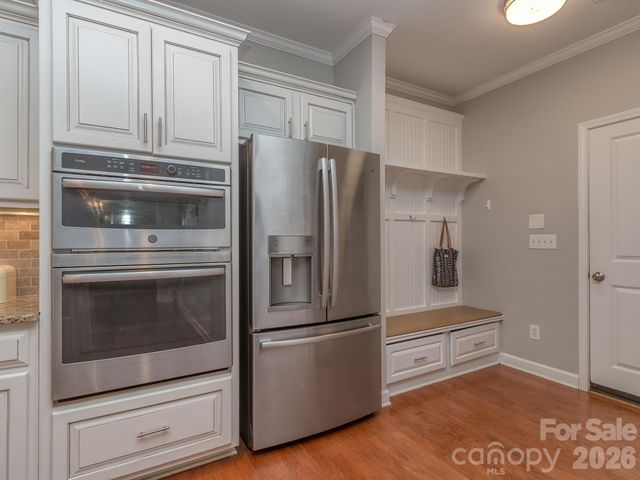2008 Shalford Lane, Matthews, NC 28104