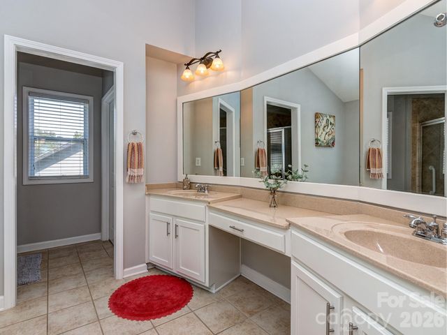 2008 Shalford Lane, Matthews, NC 28104